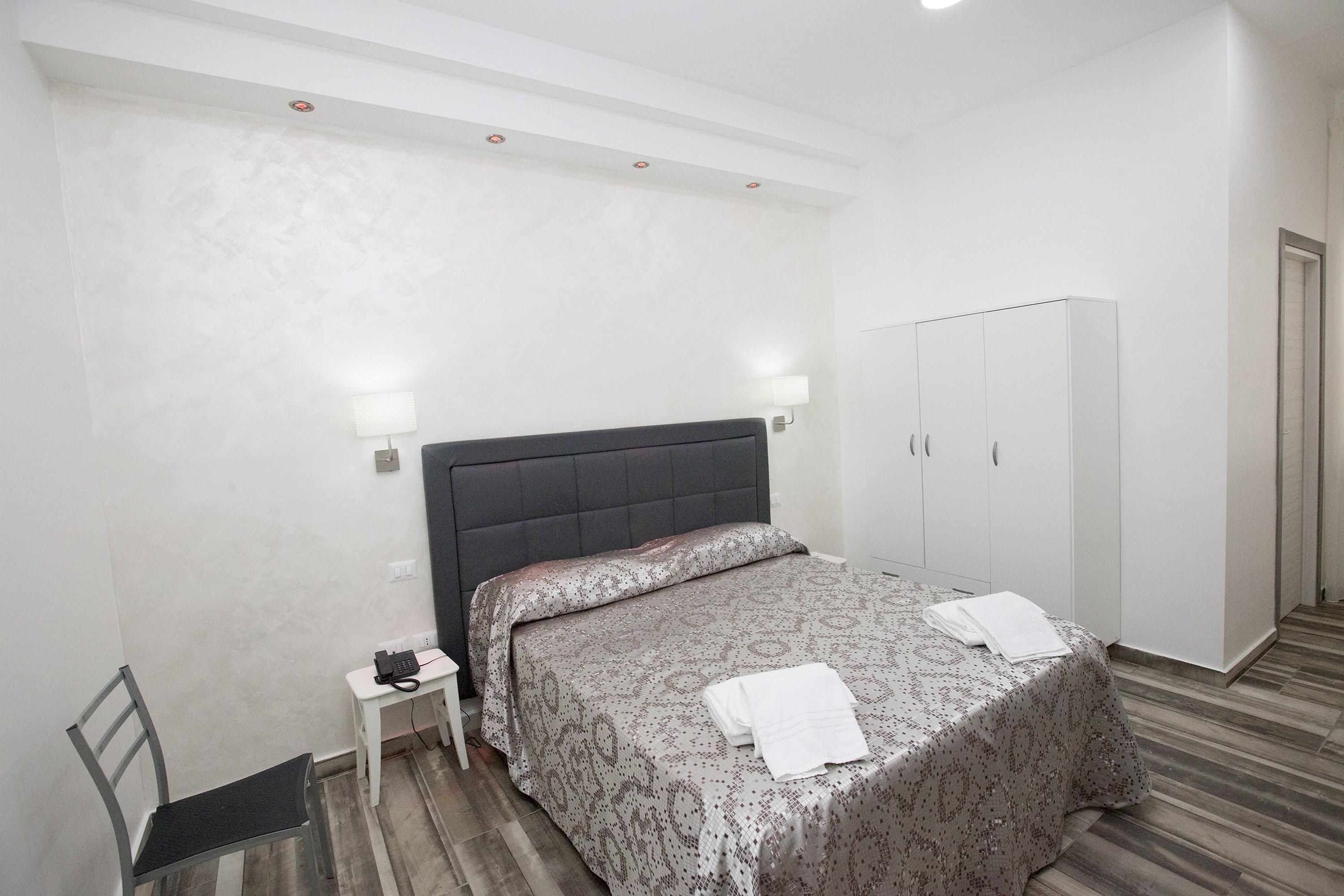 Bed and Breakfast Napoli Garibaldi Square Exterior foto