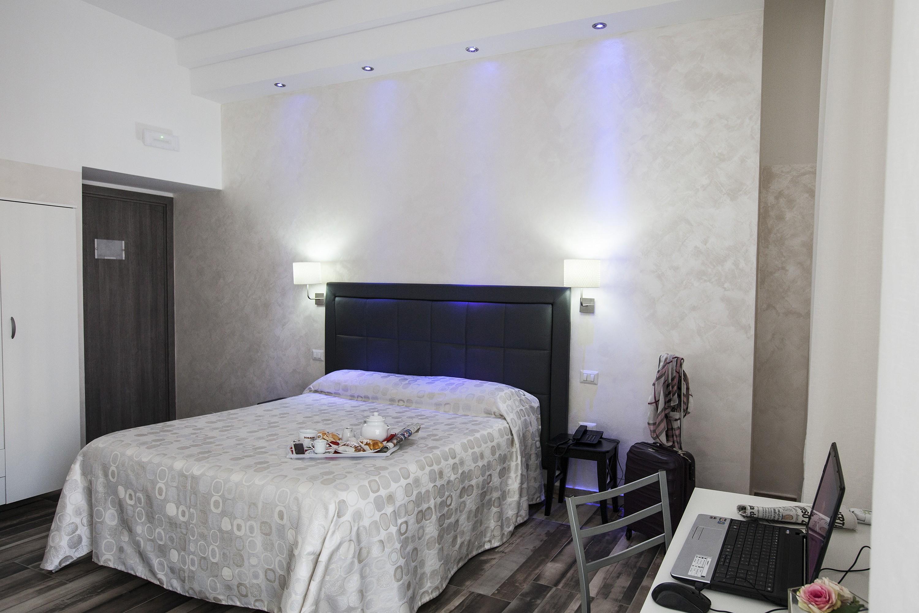 Bed and Breakfast Napoli Garibaldi Square Exterior foto